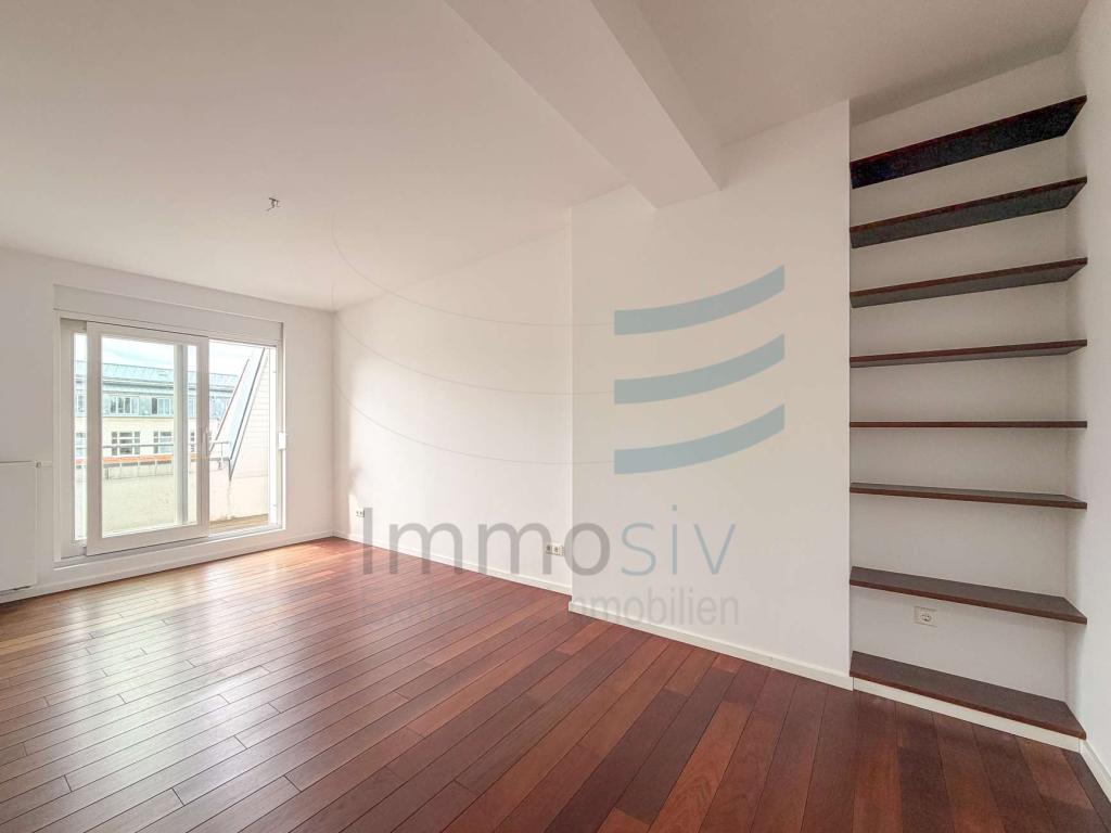 Exklusives Dachgeschoss-Loft mit Panoramaglasdach & Funkturmblick – Alt-Charlottenburg - Photo 2