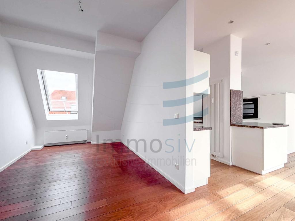 Dachgeschoss-Loft mit Panoramaglasdach in der Zillestraße - Photo 1
