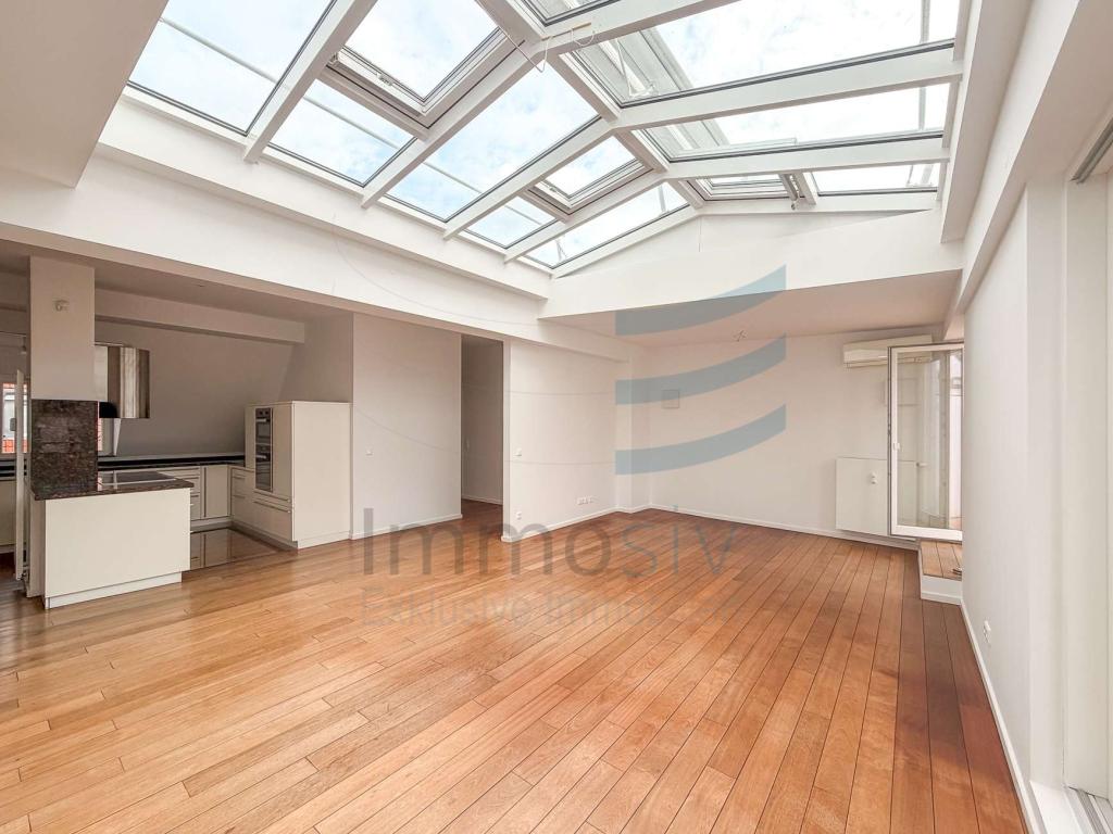 Exklusives Dachgeschoss-Loft mit Panoramaglasdach & Funkturmblick – Alt-Charlottenburg - Photo 2