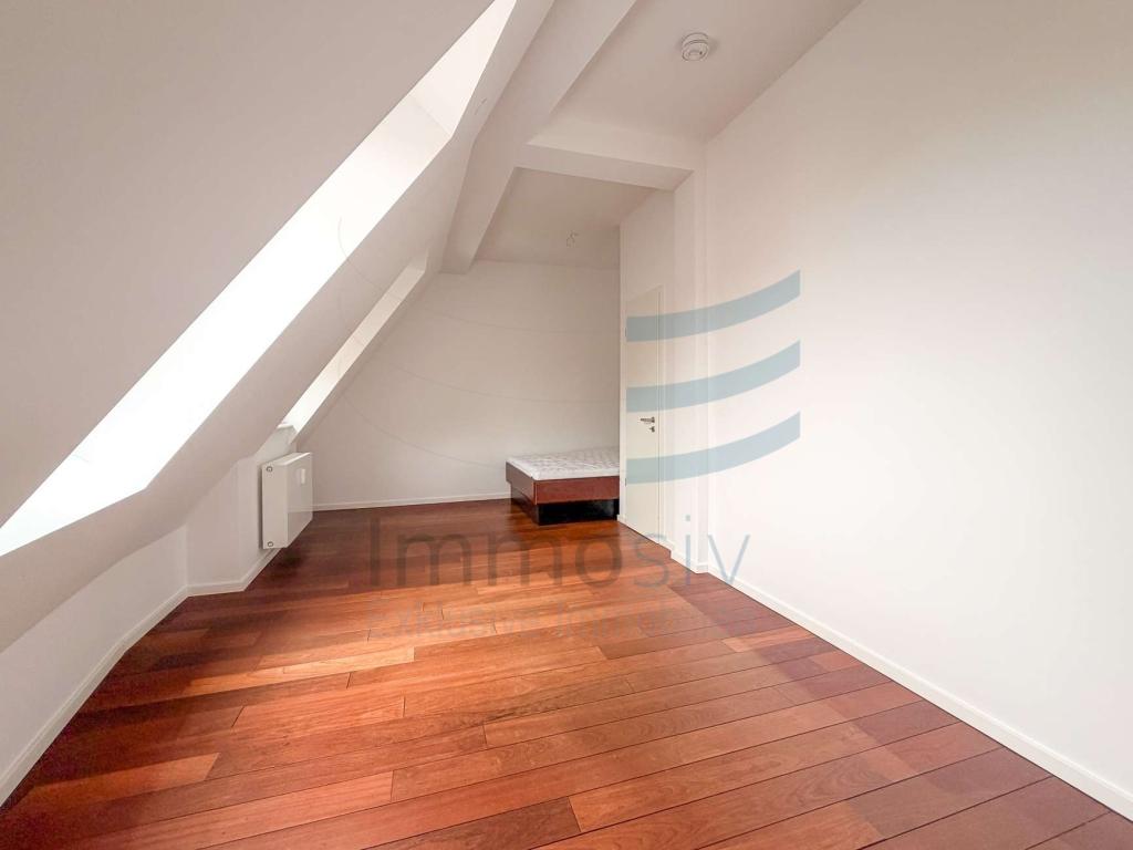 Exklusives Dachgeschoss-Loft mit Panoramaglasdach & Funkturmblick – Alt-Charlottenburg - Photo 3