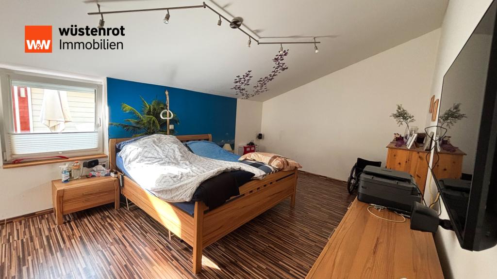 Schlafzimmer 1
