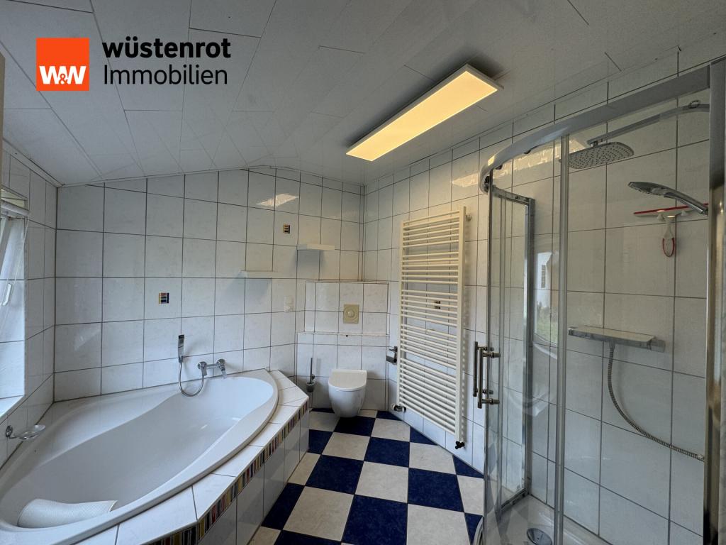 Fernab des Trubels - Entwicklungspotenzial und klare Perspektive für Mieter - Foto 2