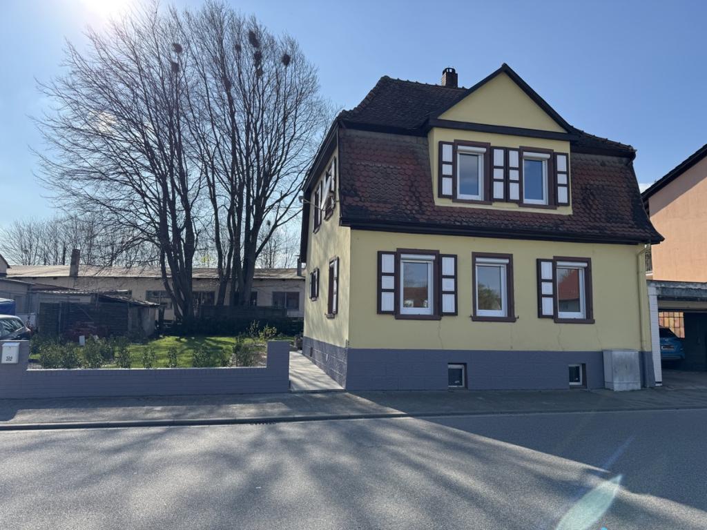 Straßenansicht