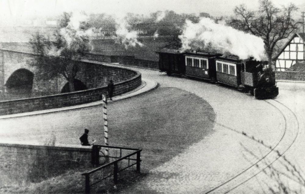 Bröltalbahn überquert die Sieg