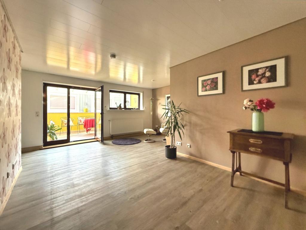 Wohnzimmer KG