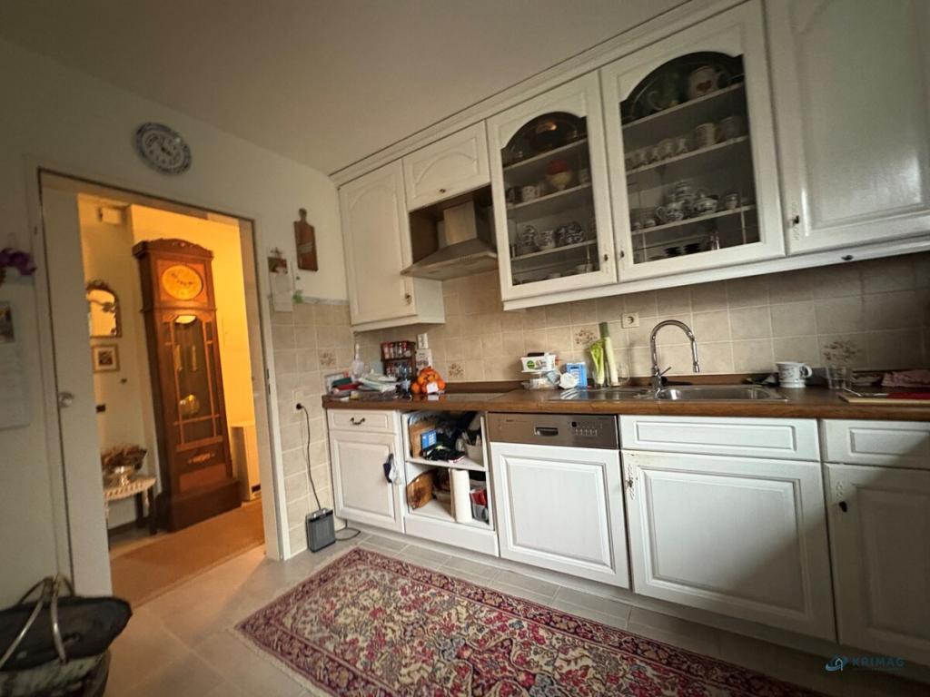 Küche mit Blick zum Flur