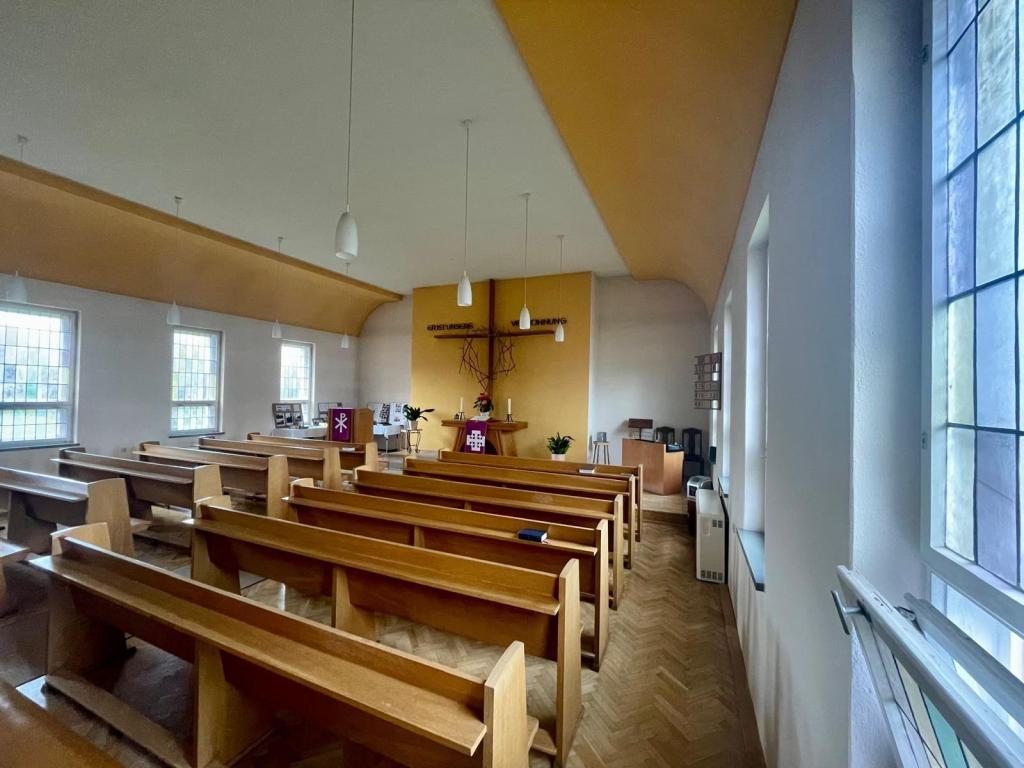 Innen Kirche EG Gebetsraum_1