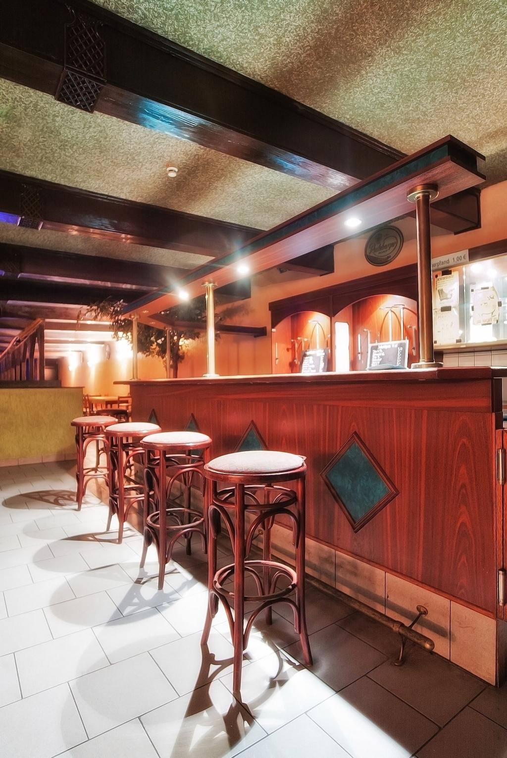 Bar Oben Links
