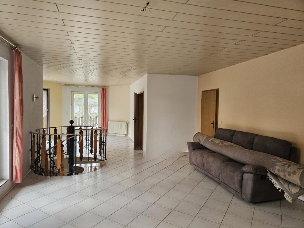 großzügiges Wohnzimmer mit extra Essbereich