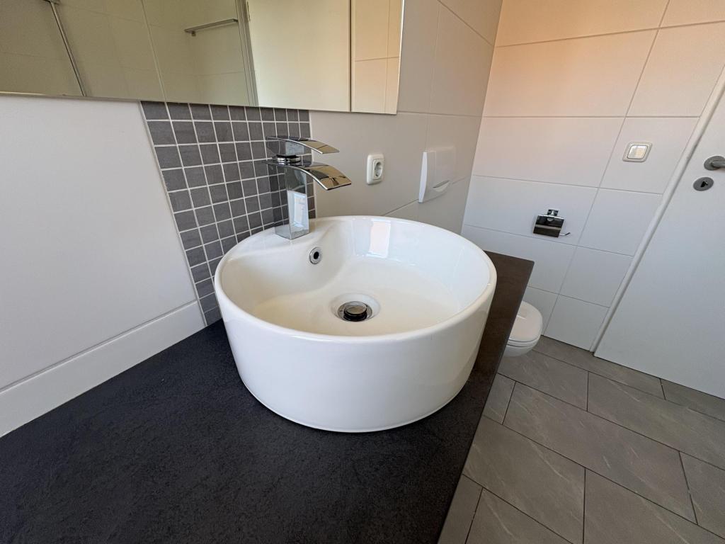 Zentral gelegene Zwei-Raum-Wohnung mit modernem Bad - Zwickau - Photo 1