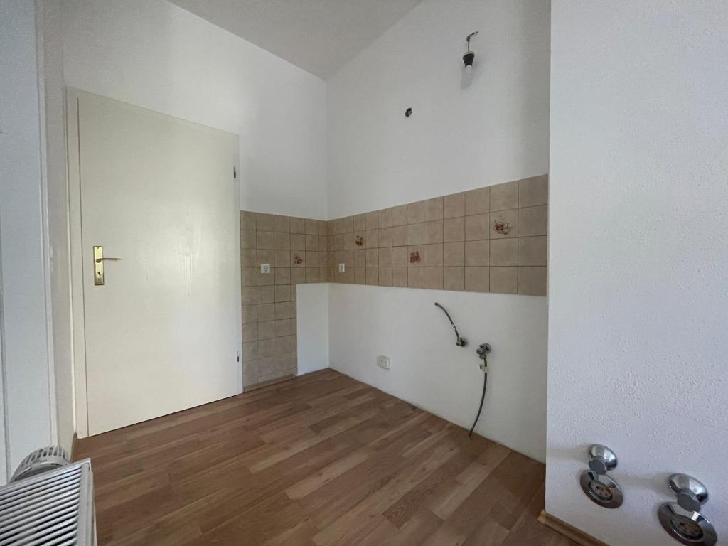 Sanierte Zweiraumwohnung mit KfZ-Stellplatz ab sofort zu vermieten - Photo 3