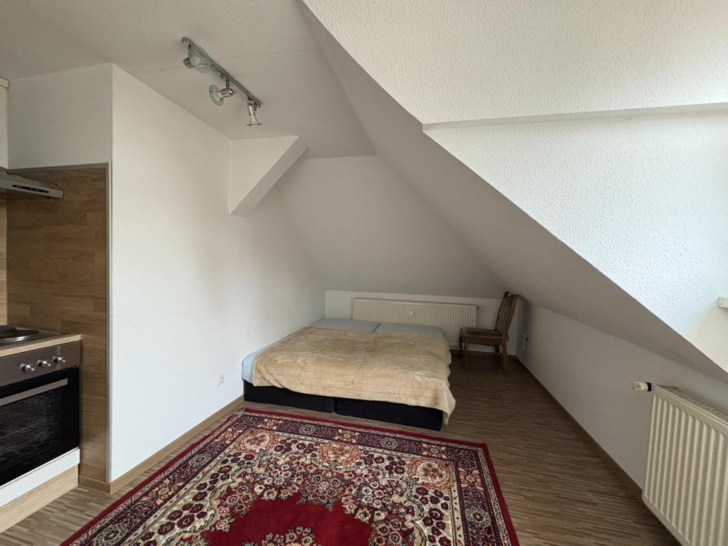 Möblierte Einraumwohnung in einer schönen Altbauvilla in Meerane - Photo 1