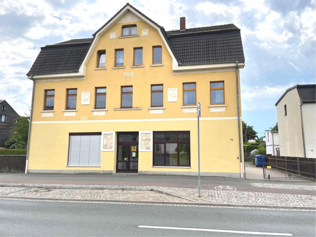 Dachgeschosswohnung in Fraureuth mit Einbauküche - Photo 3