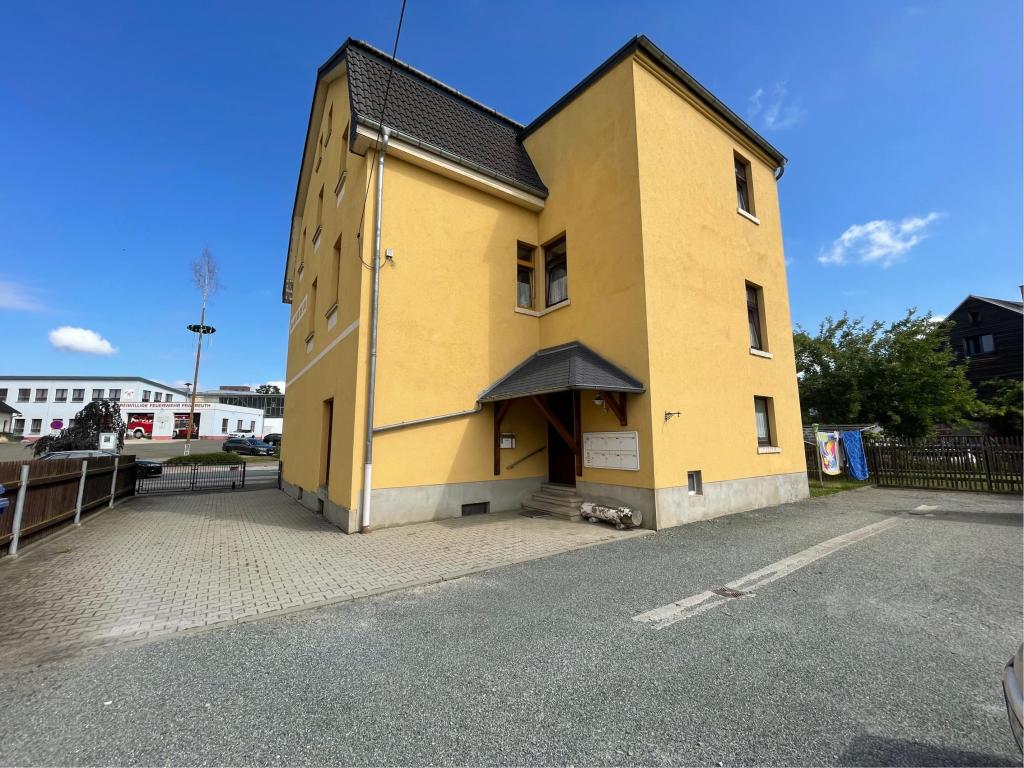 Dachgeschosswohnung in Fraureuth mit Einbauküche - Photo 4