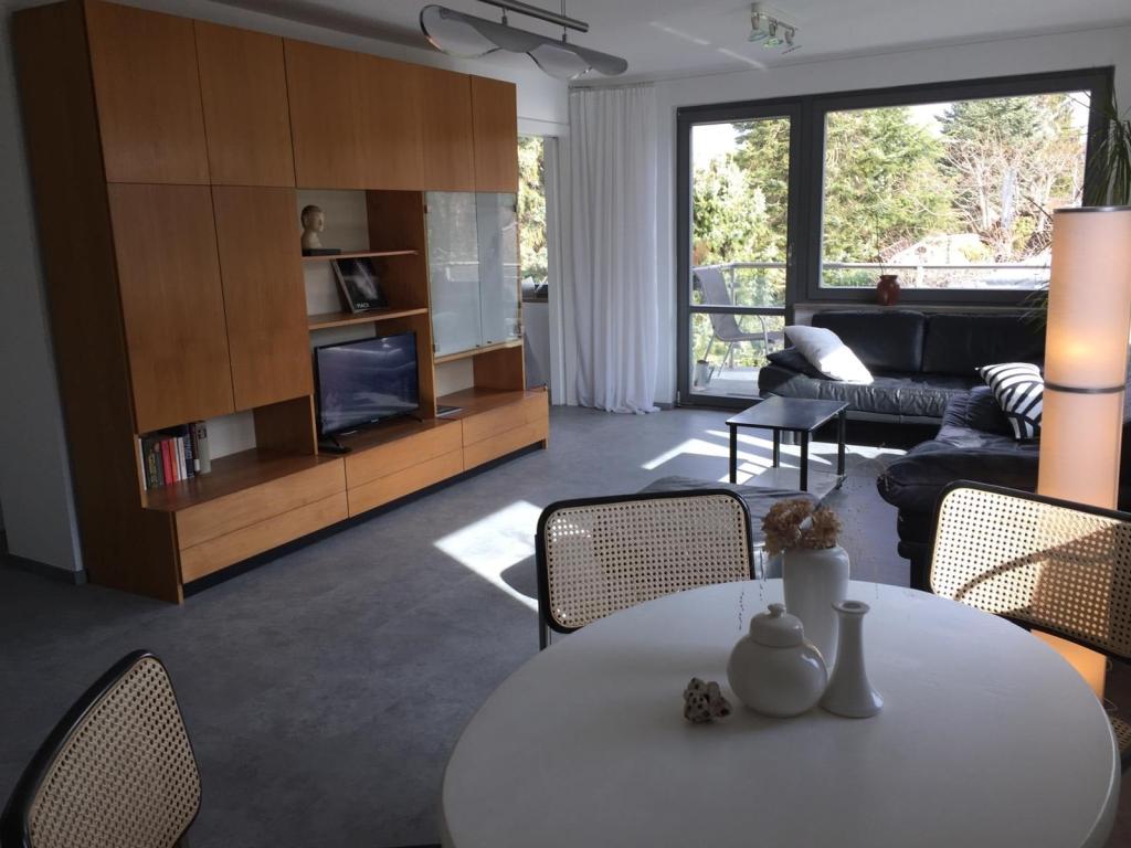 Helle und möblierte Single-Wohnung mit Terrasse in Chemnitz-Adelsberg - Foto 2