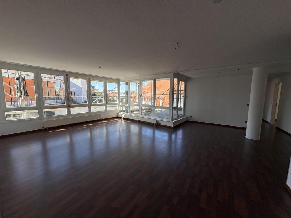 Großzügige Vier-Raum-Wohnung mit Terrasse - Photo 1