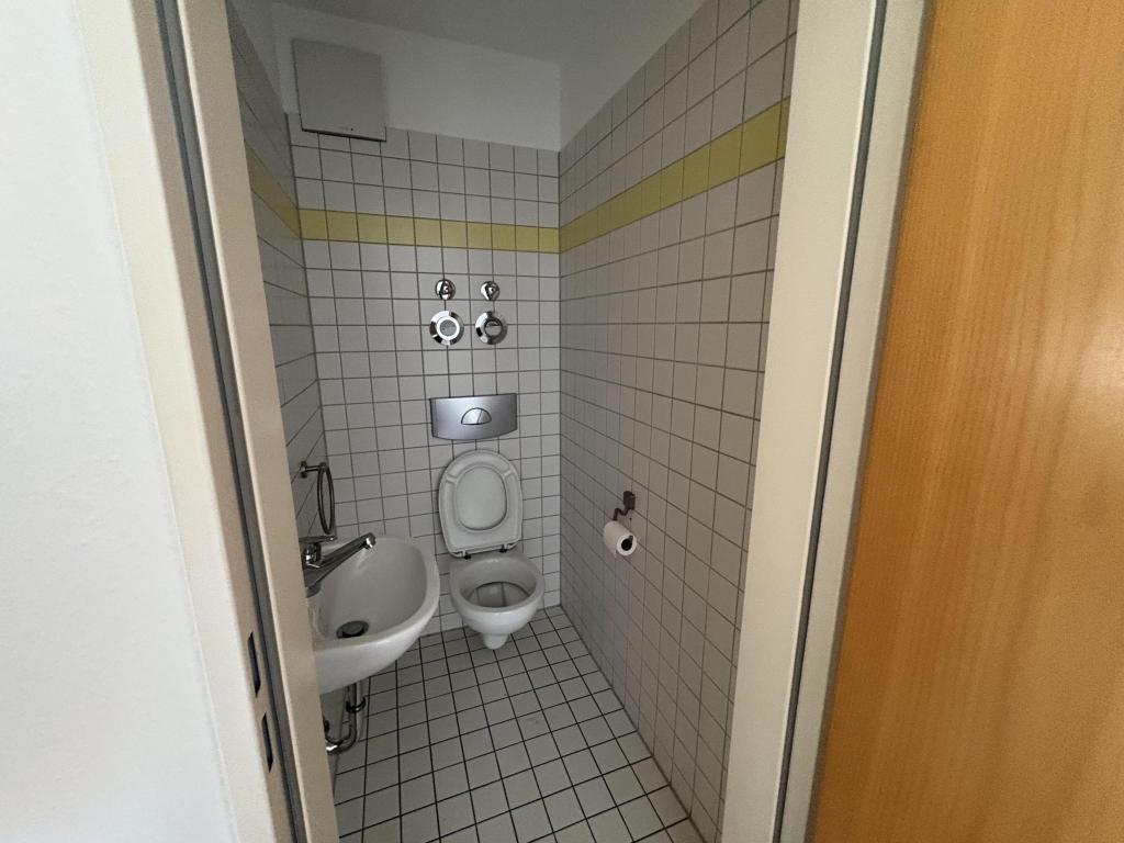 Großzügige Vier-Raum-Wohnung mit Terrasse - Photo 3