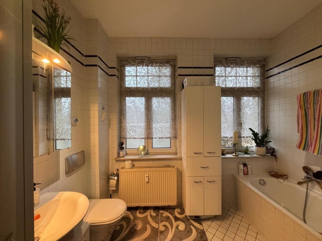 Idyllische Drei-Raum-Wohnung im Grünen - Foto 3