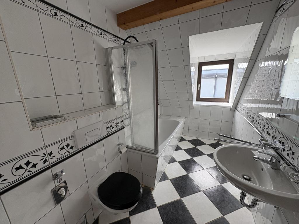 Helle 3-Raum-Wohnung mit schönem Balkon in Zwickau - Photo 2