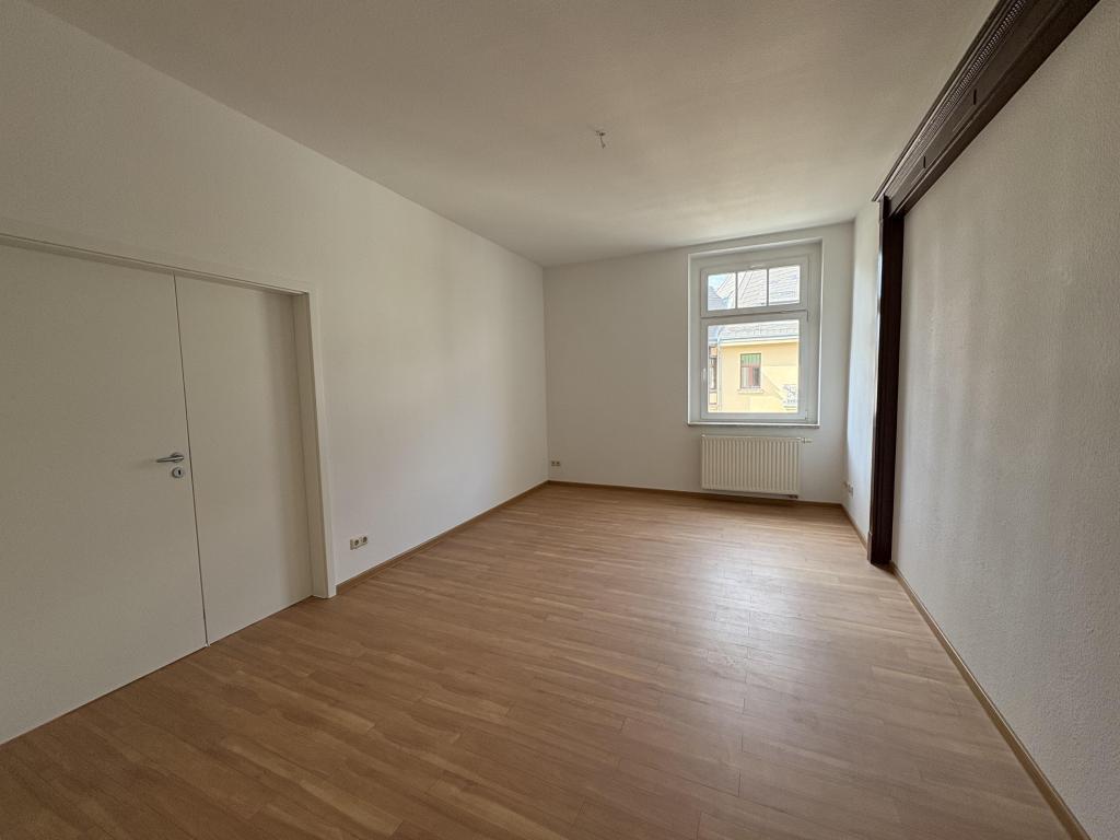 Einzigartige 8-Raum-Wohnung mit Einbauküche und Liftzugang - Großzügiges Wohnkonzept in Zwickau - Photo 5