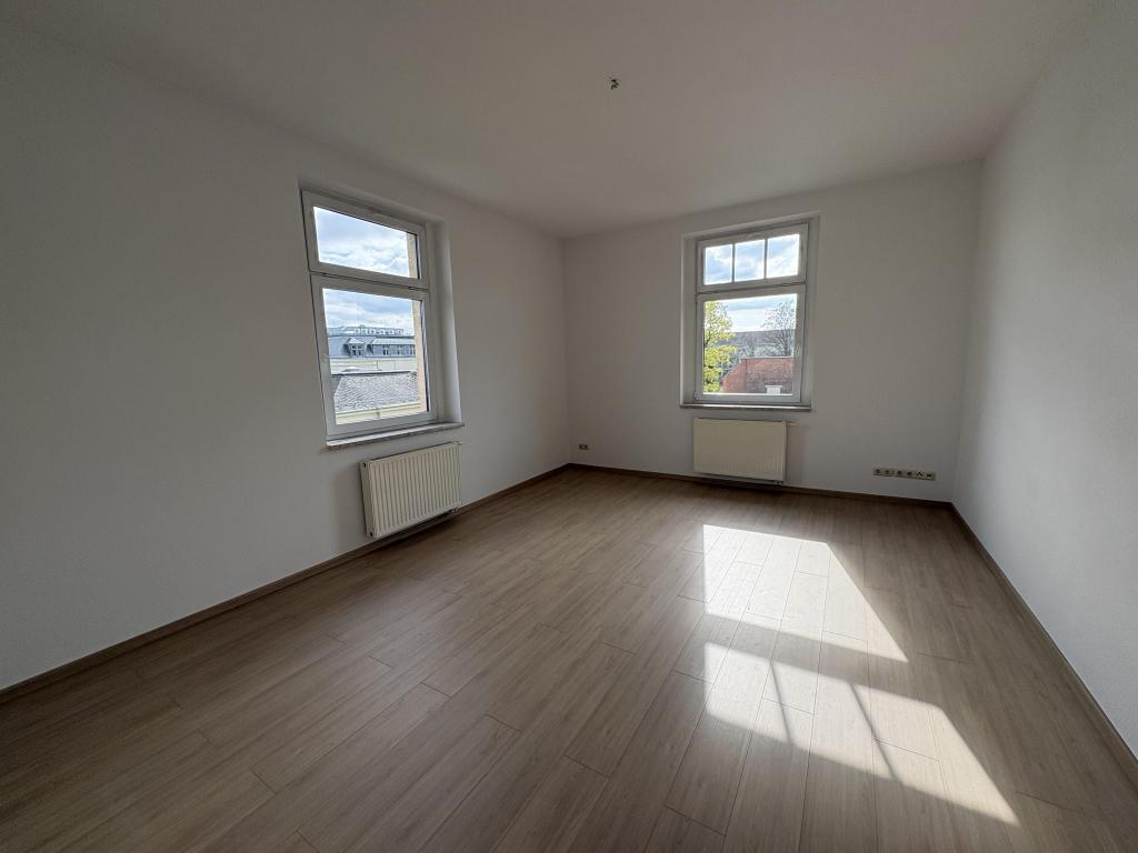 Einzigartige 8-Raum-Wohnung mit Einbauküche und Liftzugang - Großzügiges Wohnkonzept in Zwickau - Photo 3