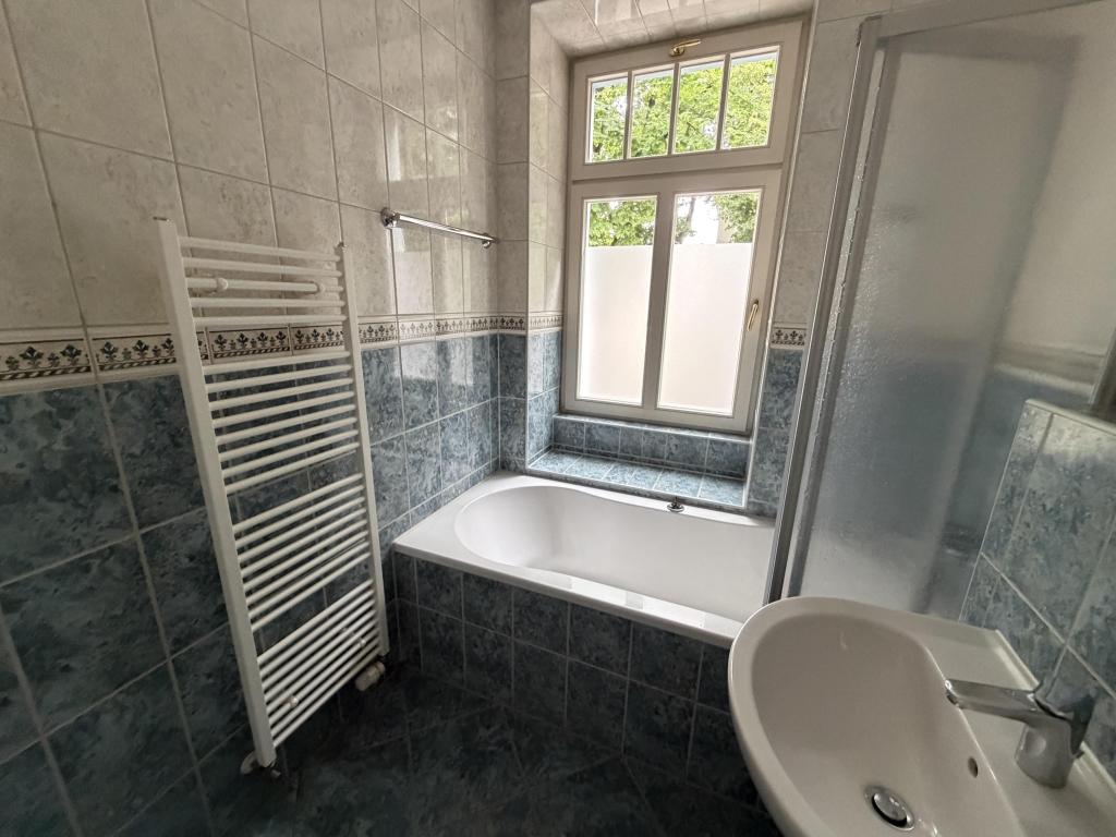 Sonnige Zwei-Raum-Wohnung mit Blick ins Grüne - Foto 4