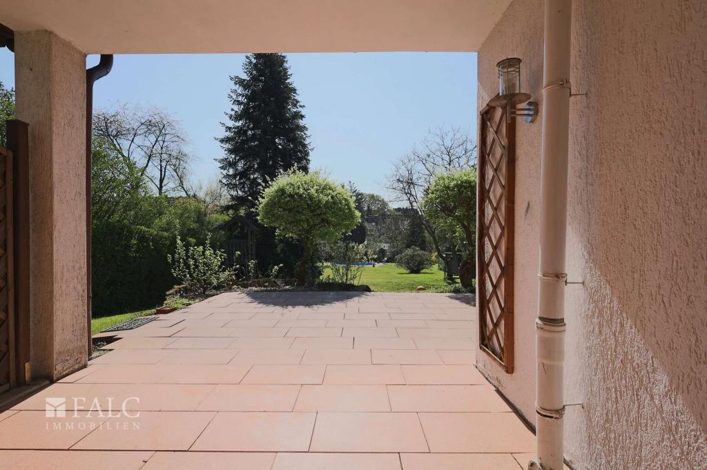 Überdachte Terrasse WE 1