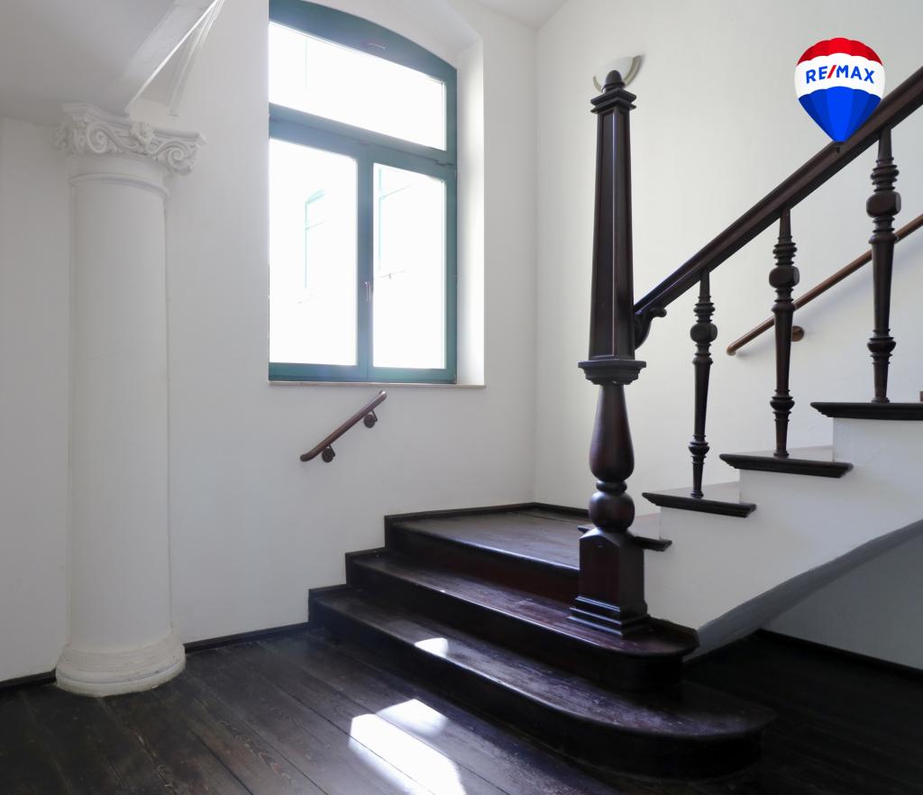 Treppe zu den Wohnungen