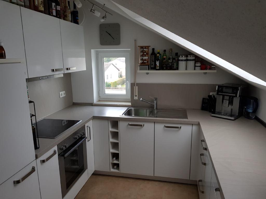 Exklusives Wohnen im Dachgeschoss 2 ZKB-Balkonwohnung in Schwabmünchen - Photo 3