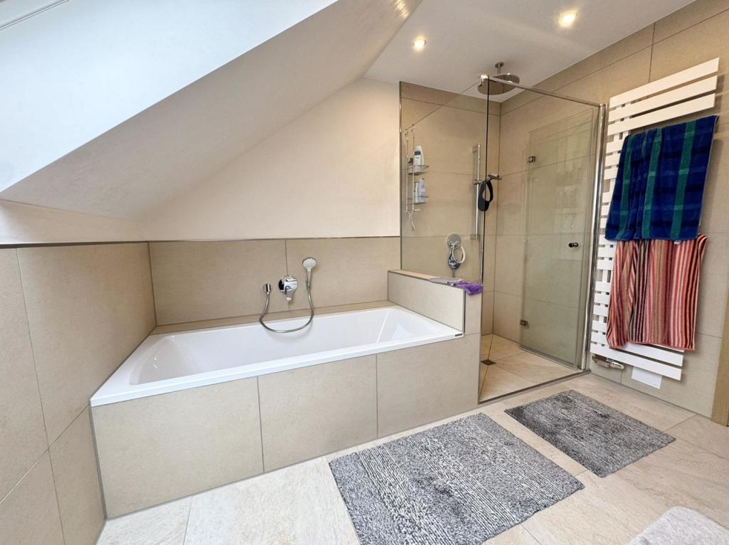 Badezimmer im Obergeschoss