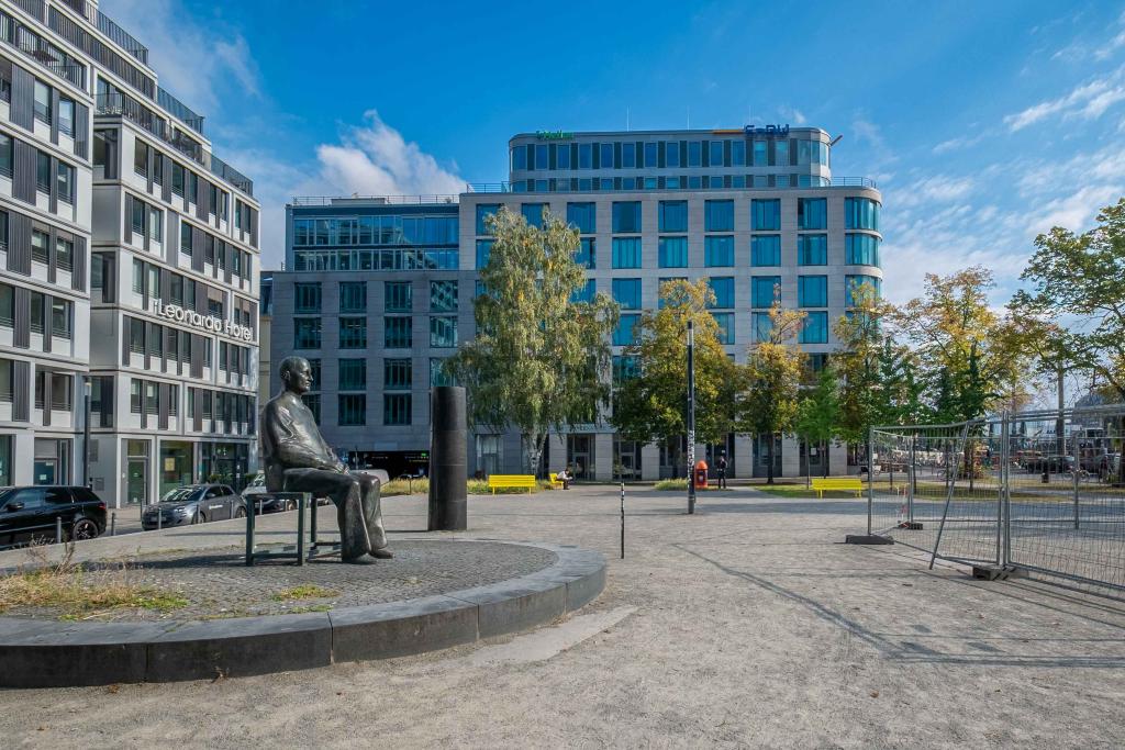 Bertolt-Brecht-Platz 