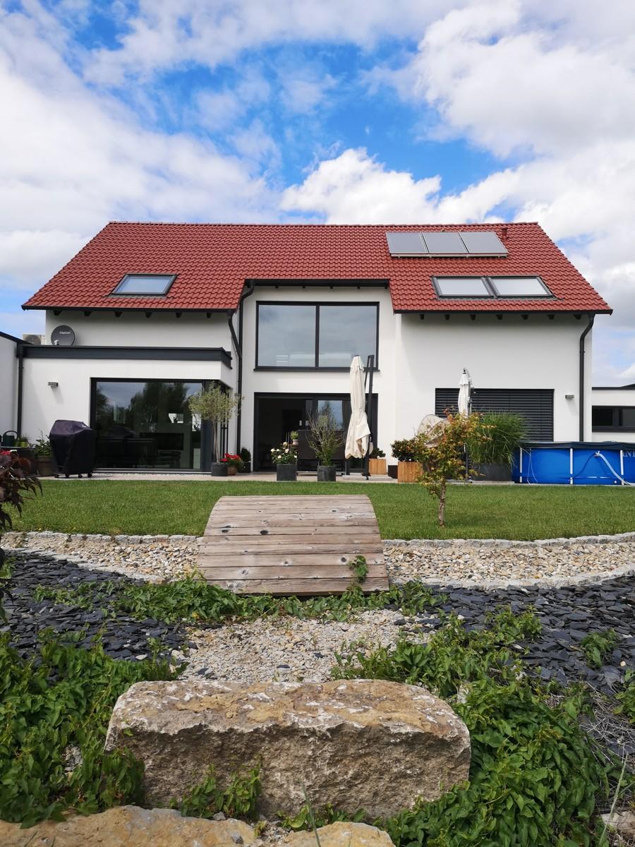Hausansicht hinten / Garten