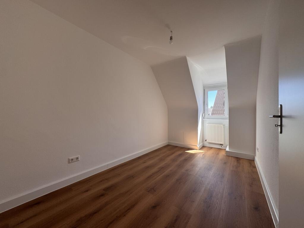 Frisch renovierte Wohnung mit 2,5-Zimmer im DG in der Innenstadt - Photo 5