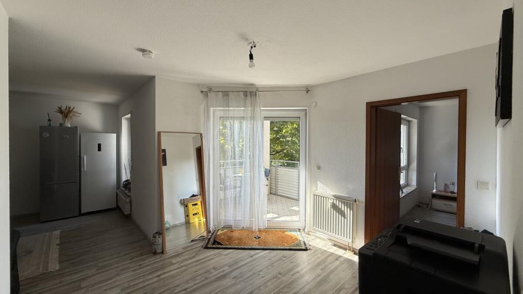 nett 2-Zimmer-Wohnung mit Balkon und Stellplatz ab 01.12. frei - Photo 1