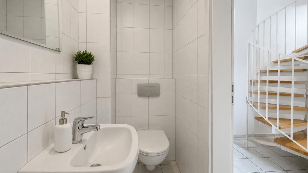 Charmante 2-Zi.-Maisonette-Wohnung mit Balkon und Stellplatz in bester Lage von Wiesbaden-Bierstadt - Photo 2