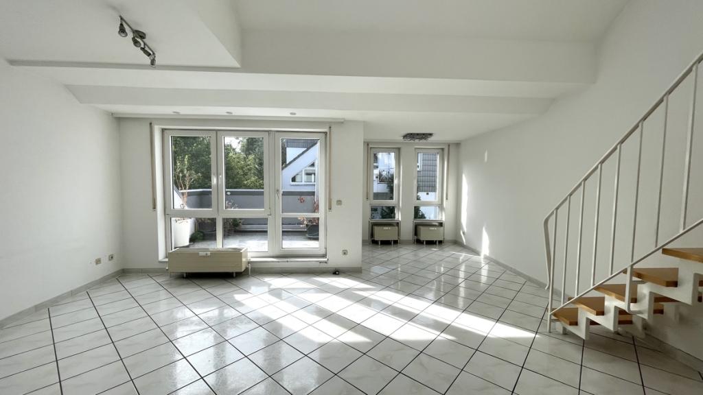 Wohnkomfort auf 2 Ebenen – Charmante Maisonette-Whg. für kleine Familien oder Paare in Taunusstein. - Photo 2