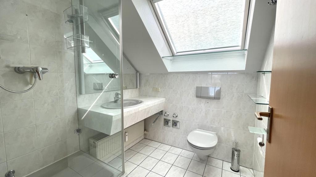 Wohnkomfort auf 2 Ebenen – Charmante Maisonette-Whg. für kleine Familien oder Paare in Taunusstein. - Photo 5