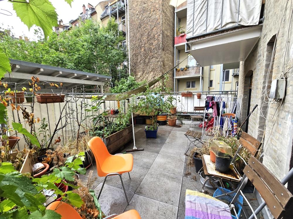 ... großer Terrasse
