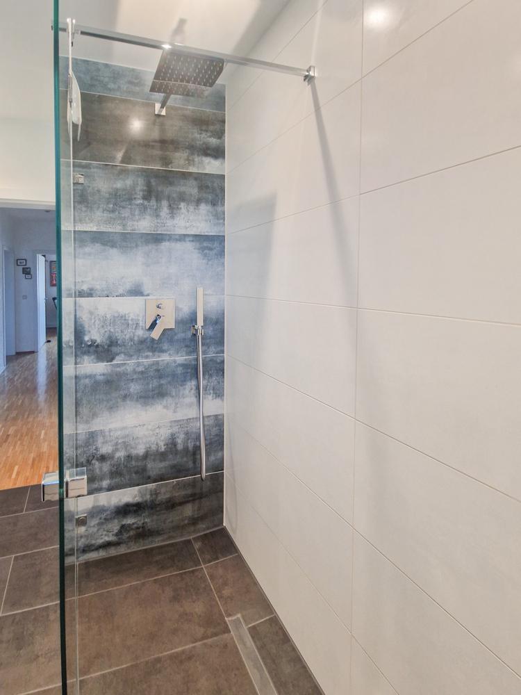 OG Badezimmer Dusche