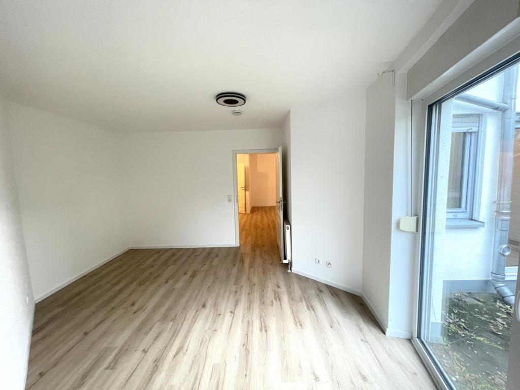 Ein Zuhause zum Verlieben – 2-Zimmer-Gartenwohnung mit Terrasse & Tiefgarage in Wiesbaden-Bierstadt - Photo 1