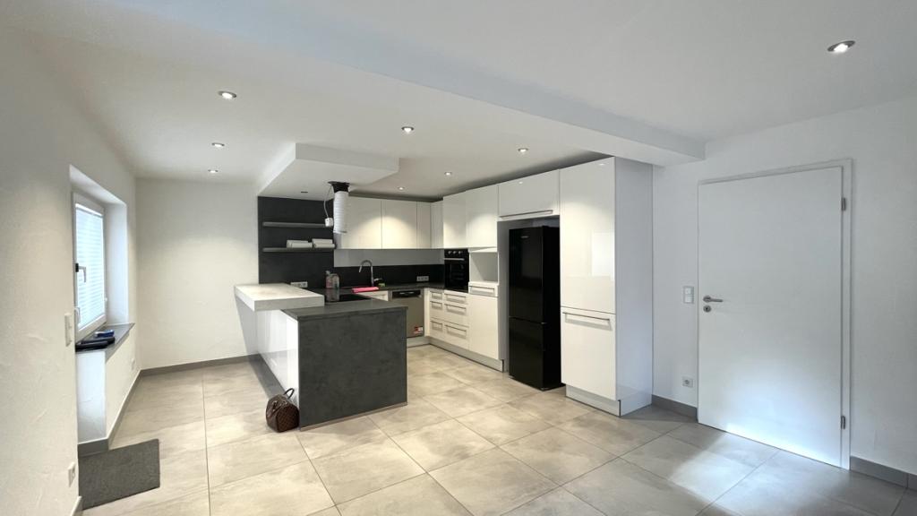 Exclusive residential gem covering 195 m² – High-quality maisonette apartment with an impressive sense of space - Photo 3