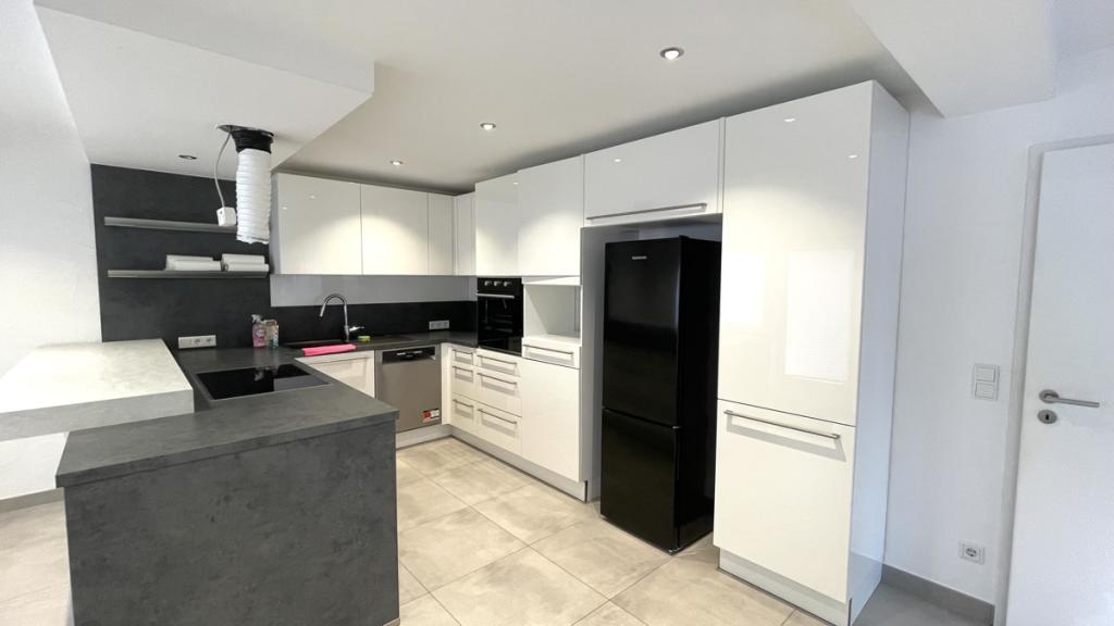 Exclusive residential gem covering 195 m² – High-quality maisonette apartment with an impressive sense of space - Photo 4