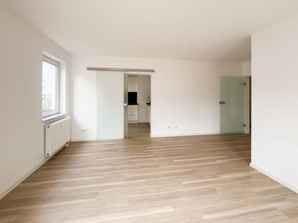 Walluf: Zwischen Reben und Rhein - Moderne 2 Zi.-Wohnung mit EBK, Balkon, Garagenstellplatz - Photo 1