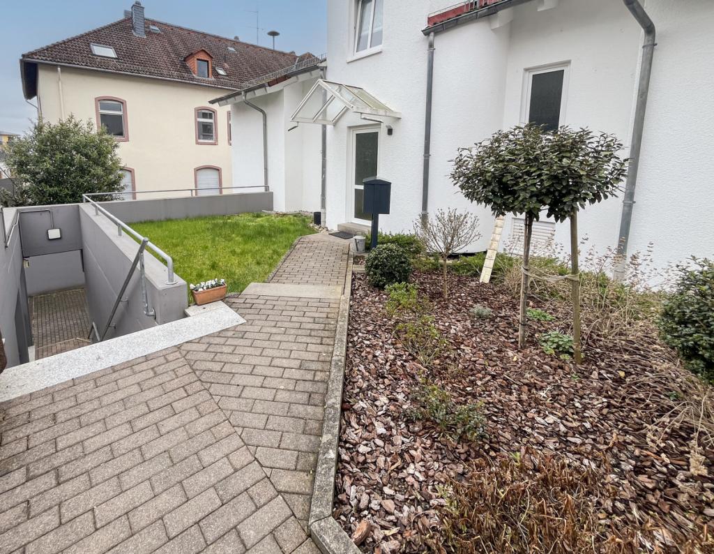 Walluf: Zwischen Reben und Rhein - Moderne 2 Zi.-Wohnung mit EBK, Balkon, Garagenstellplatz - Photo 4