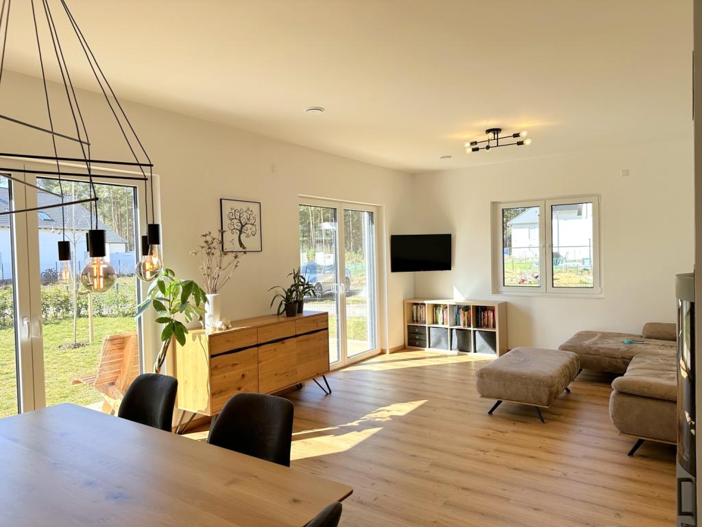 offener Wohn- und Essbereich