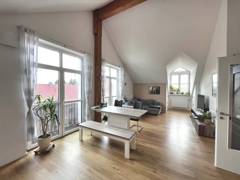 Zur Miete: moderne 2-Zimmer-Dachgeschosswohnung in Sünching - Foto 2