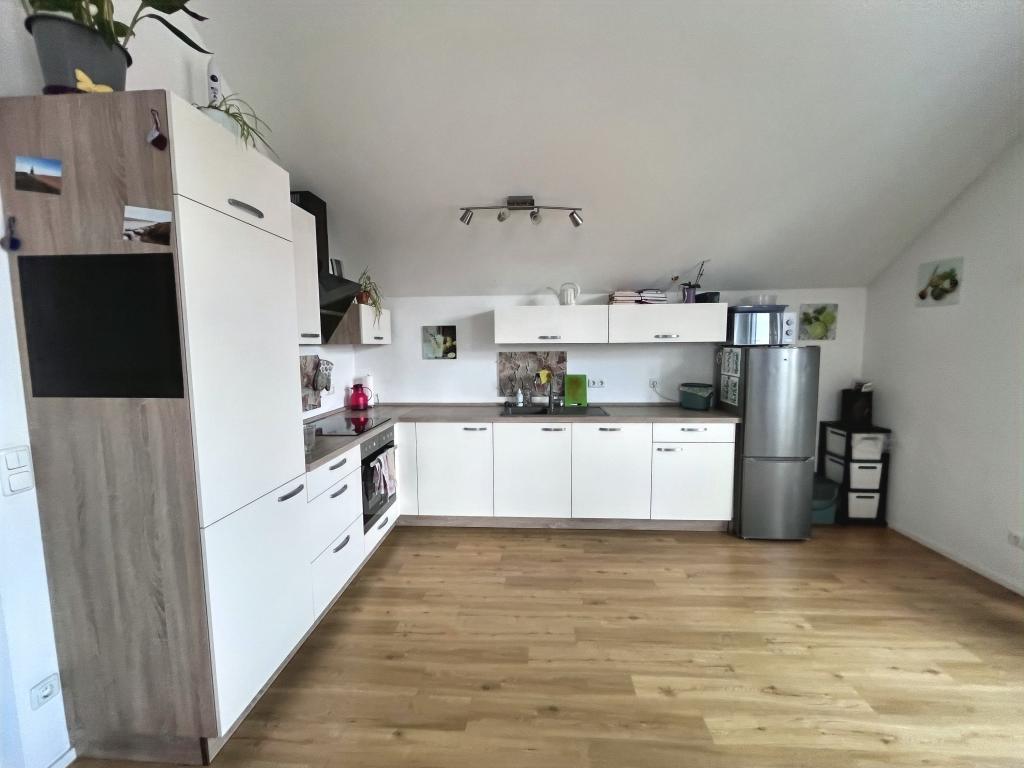 Zur Miete: moderne 2-Zimmer-Dachgeschosswohnung in Sünching - Foto 4