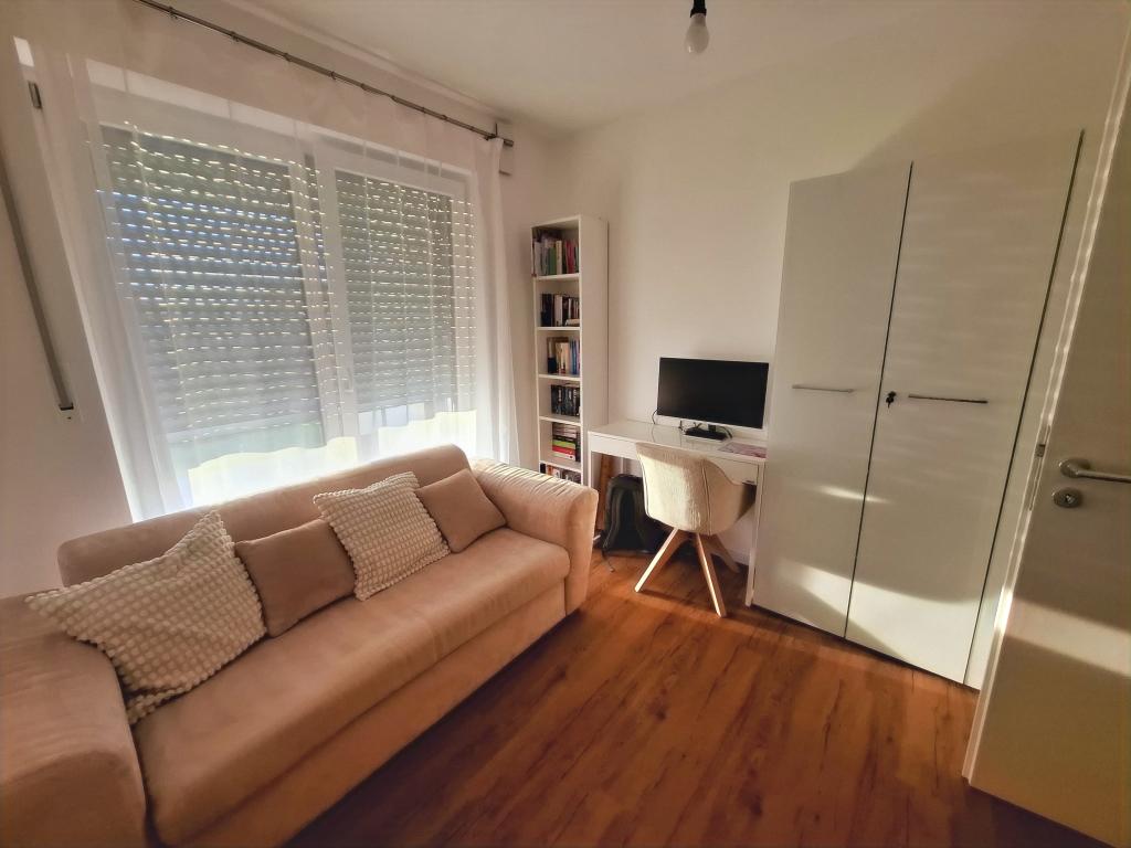 zur Miete: moderne 4-Zimmer-Wohnung in exklusiver Stadtlage in Neutraubling - Foto 1