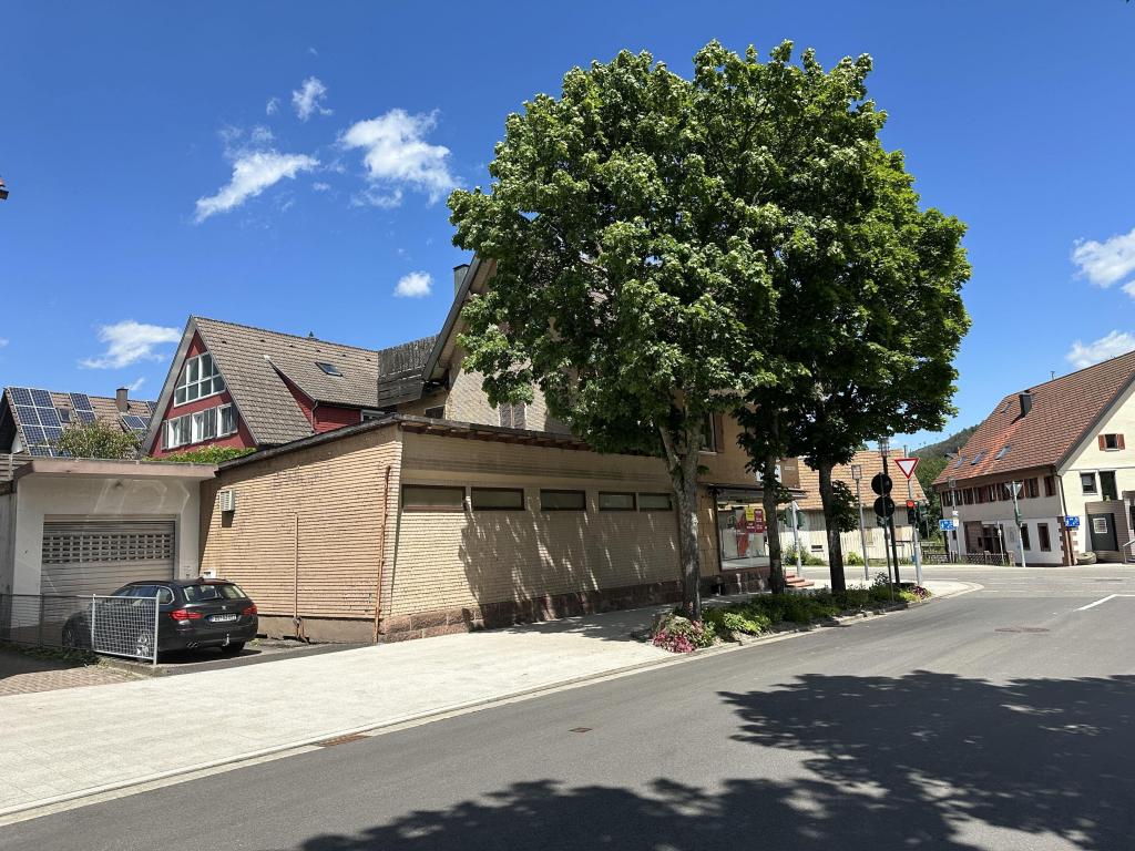 Straßenansicht - Lageranbau