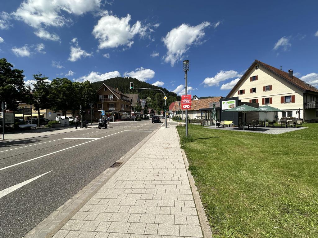 Gute Wohn-/Geschäftslage